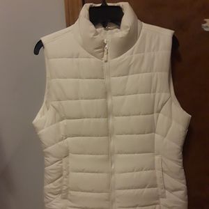 Large Aeropostale puffer vest, zip up